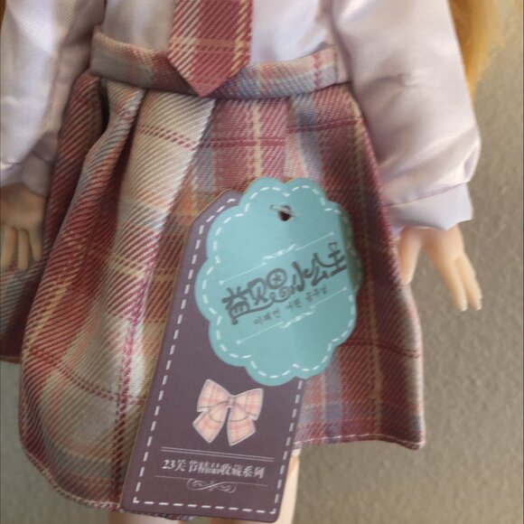 Pretty Jointed 30cm doll - Picture 3 of 4